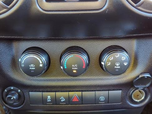 Used 2018 Jeep Wrangler Unlimited Sport image 16