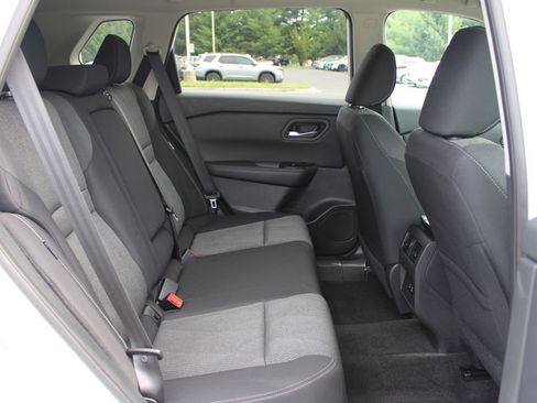 Used 2024 Nissan Rogue SV AWD/4WD image 14