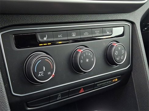 Used 2023 Volkswagen Atlas SE image 17