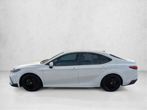 Used 2026 Toyota Camry SE w/ Convenience Package image 8