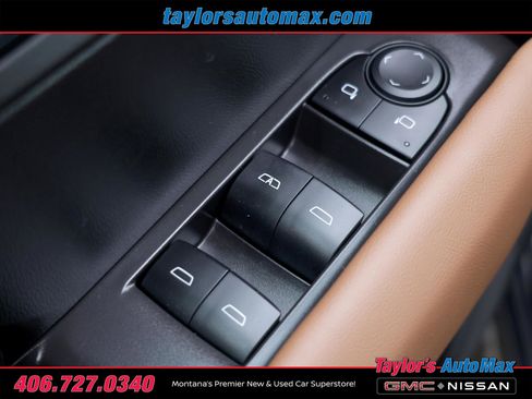 Used 2025 GMC Canyon AT4 image 28