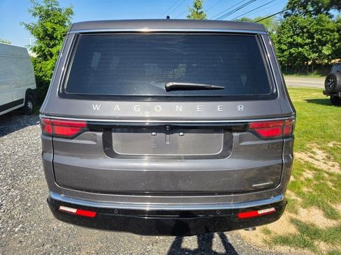 Used 2024 Jeep Wagoneer Series III AWD/4WD image 17