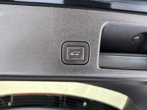 Used 2024 Chevrolet Equinox EV LT AWD/4WD image 6