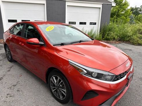 Used 2023 Kia Forte LXS w/ LXS Technology Package FWD image 6