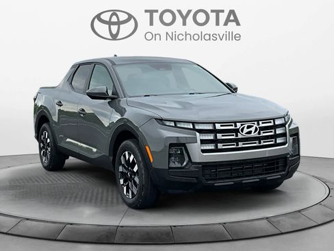Used 2025 Hyundai Santa Cruz SE AWD/4WD image 8