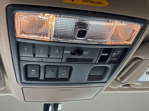 Used 2018 Toyota 4Runner SR5 Premium AWD/4WD image 24