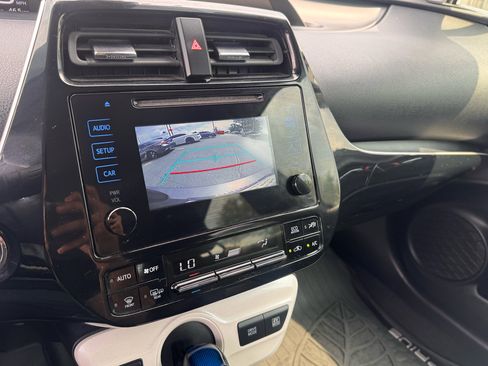 Used 2018 Toyota Prius Two image 17