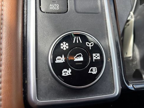 Certified 2024 Nissan Pathfinder Platinum AWD/4WD image 29