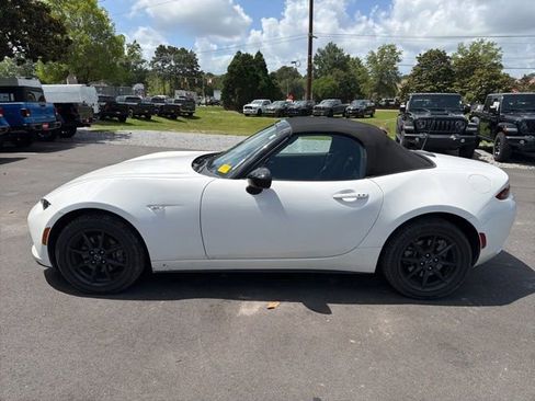 Used 2019 MAZDA MX-5 Miata Sport w/ I-ACTIVSENSE Sport Package RWD image 6