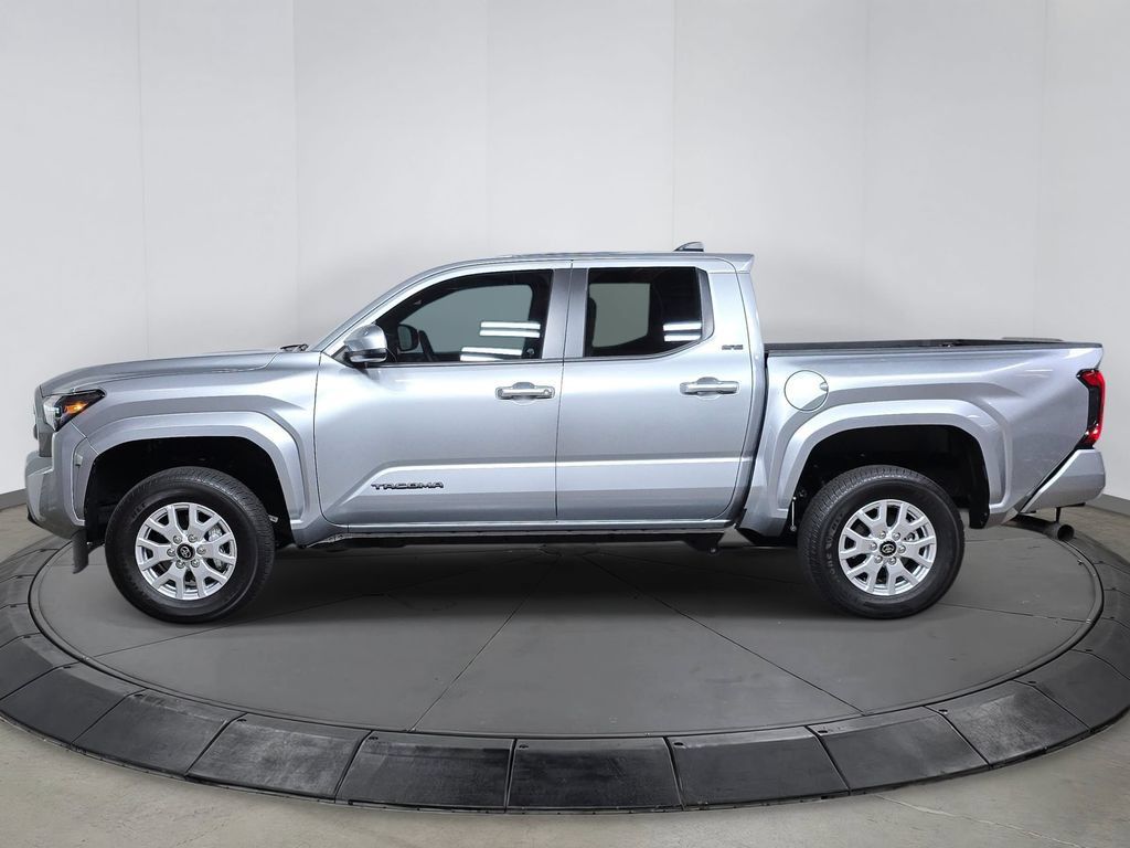Used 2026 Toyota Tacoma SR5 AWD/4WD image 2