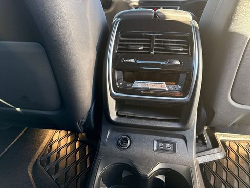 Used 2024 BMW X7 M60i w/ Executive Package image 18