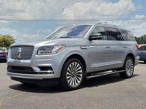 Used 2020 Lincoln Navigator Reserve w/ Luxury Package AWD/4WD image 2