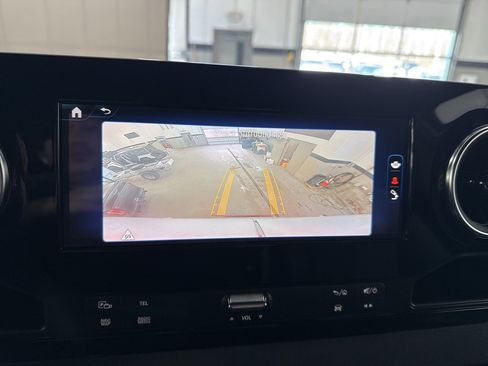 Used 2024 Mercedes-Benz eSprinter 170 Cargo image 31