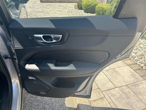 Used 2025 Volvo XC60 B5 Plus AWD/4WD image 13