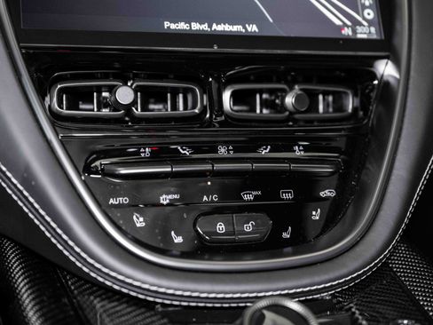 Used 2024 Aston Martin DBX 707 image 32