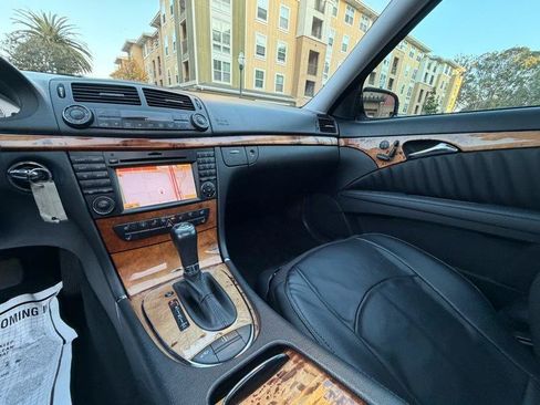 Used 2009 Mercedes-Benz E 550 Sedan image 59