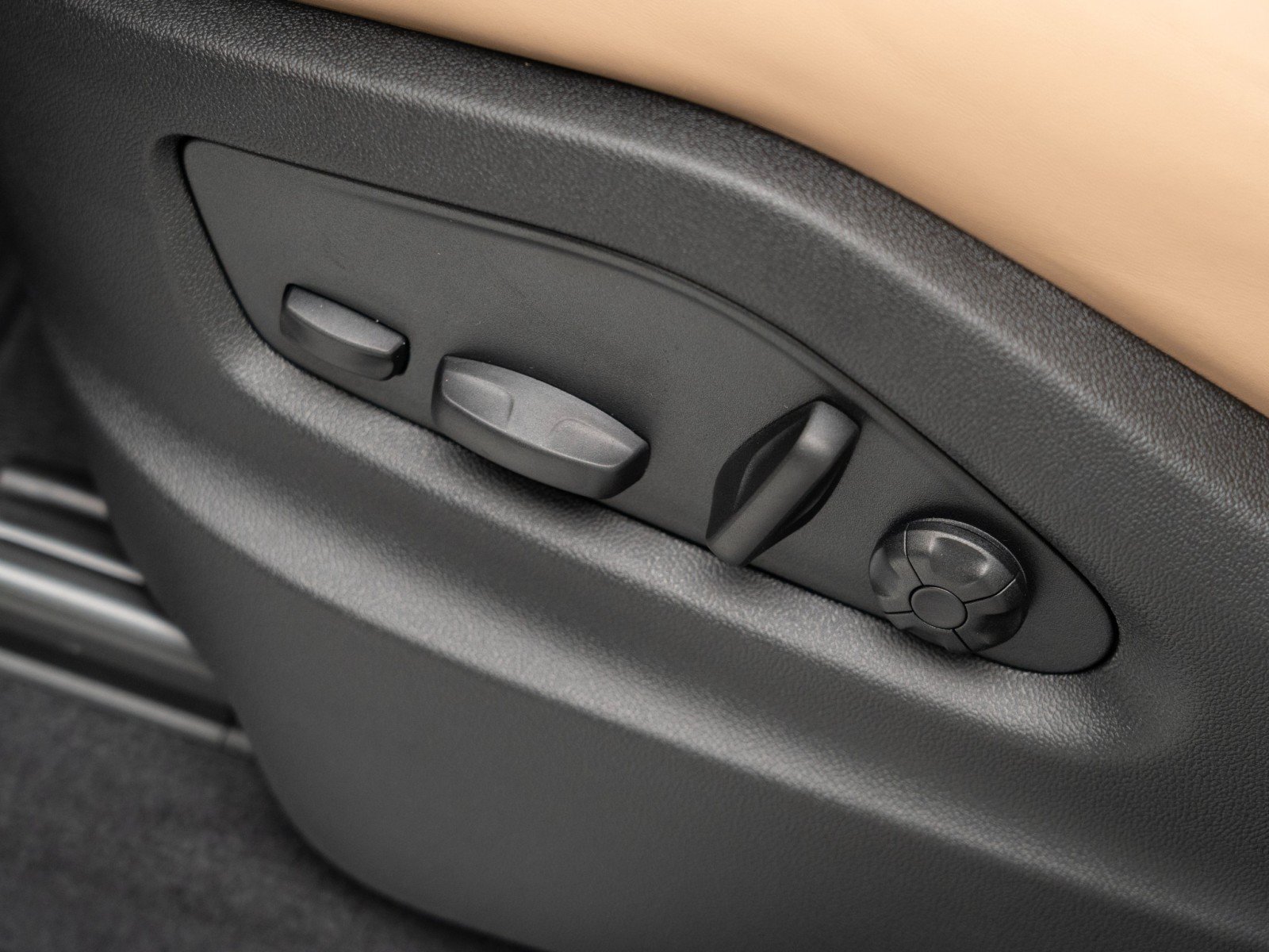 Certified 2026 Porsche Cayenne Coupe AWD/4WD image 15