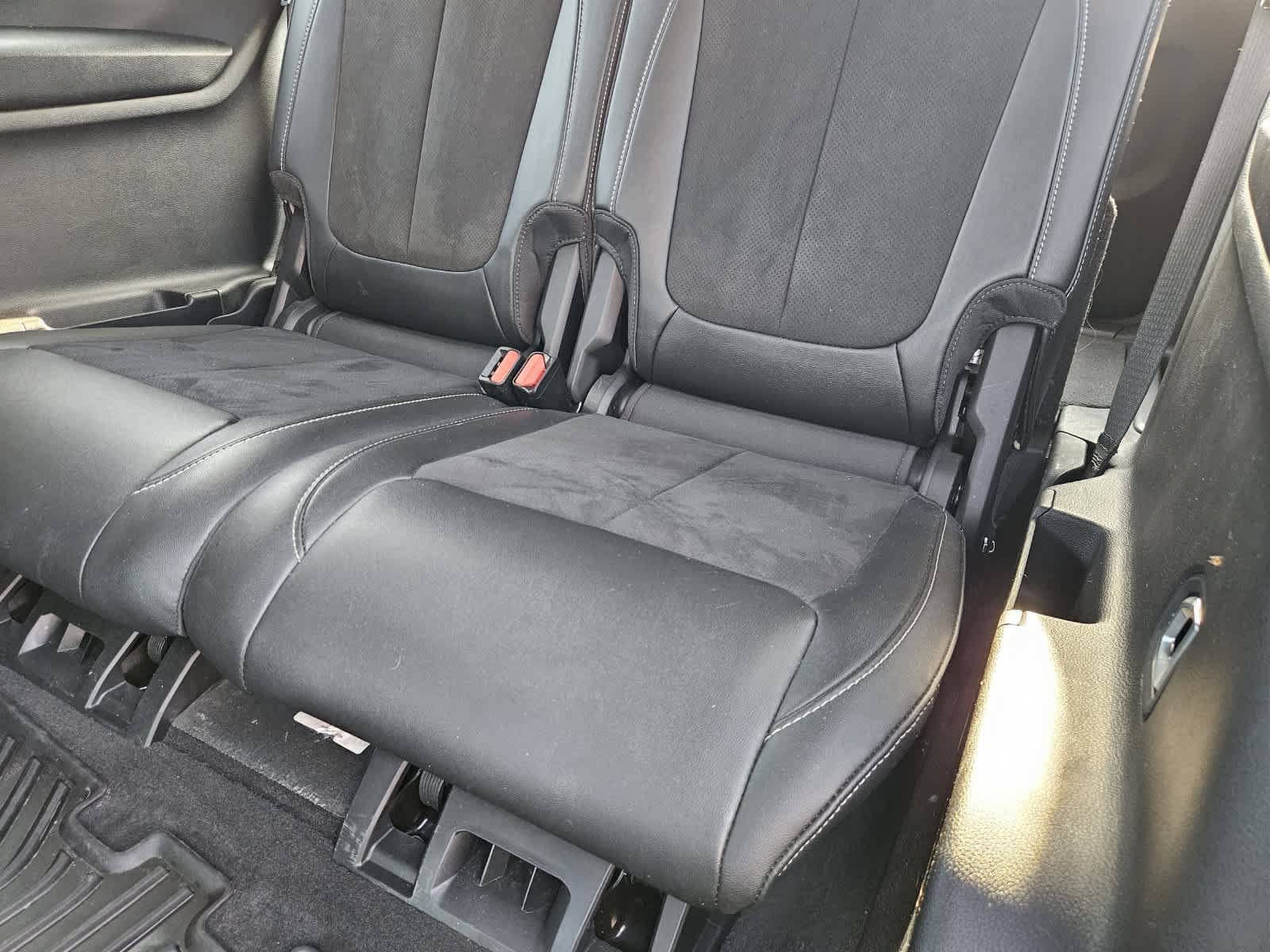 Used 2025 Jeep Grand Cherokee L Altitude RWD image 31