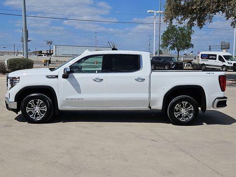 Certified 2026 GMC Sierra 1500 SLT image 6