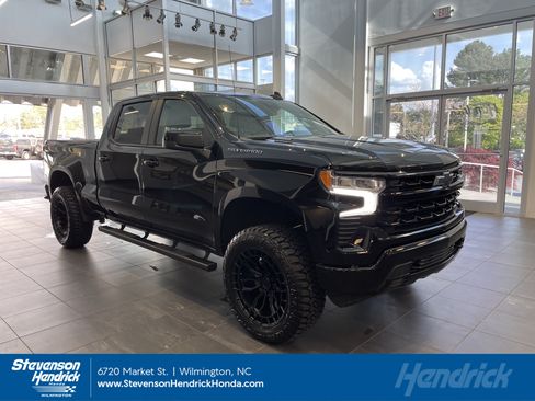 Used 2025 Chevrolet Silverado 1500 RST w/ Convenience Package II AWD/4WD image 1
