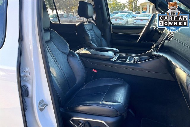 Used 2024 Jeep Wagoneer L Series III w/ Flexible Seating Group AWD/4WD image 7