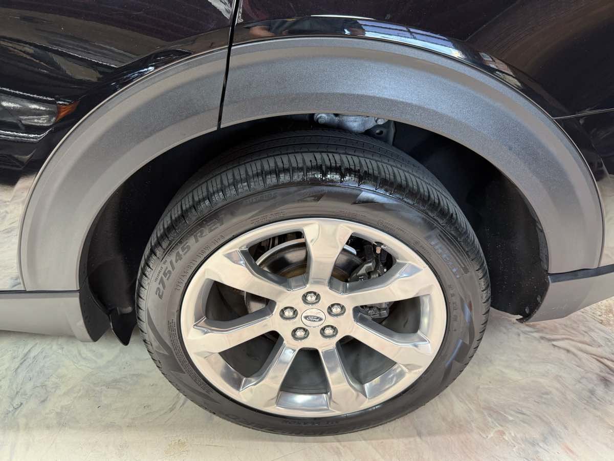 Used 2020 Ford Explorer Platinum w/ Premium Technology Package AWD/4WD image 40