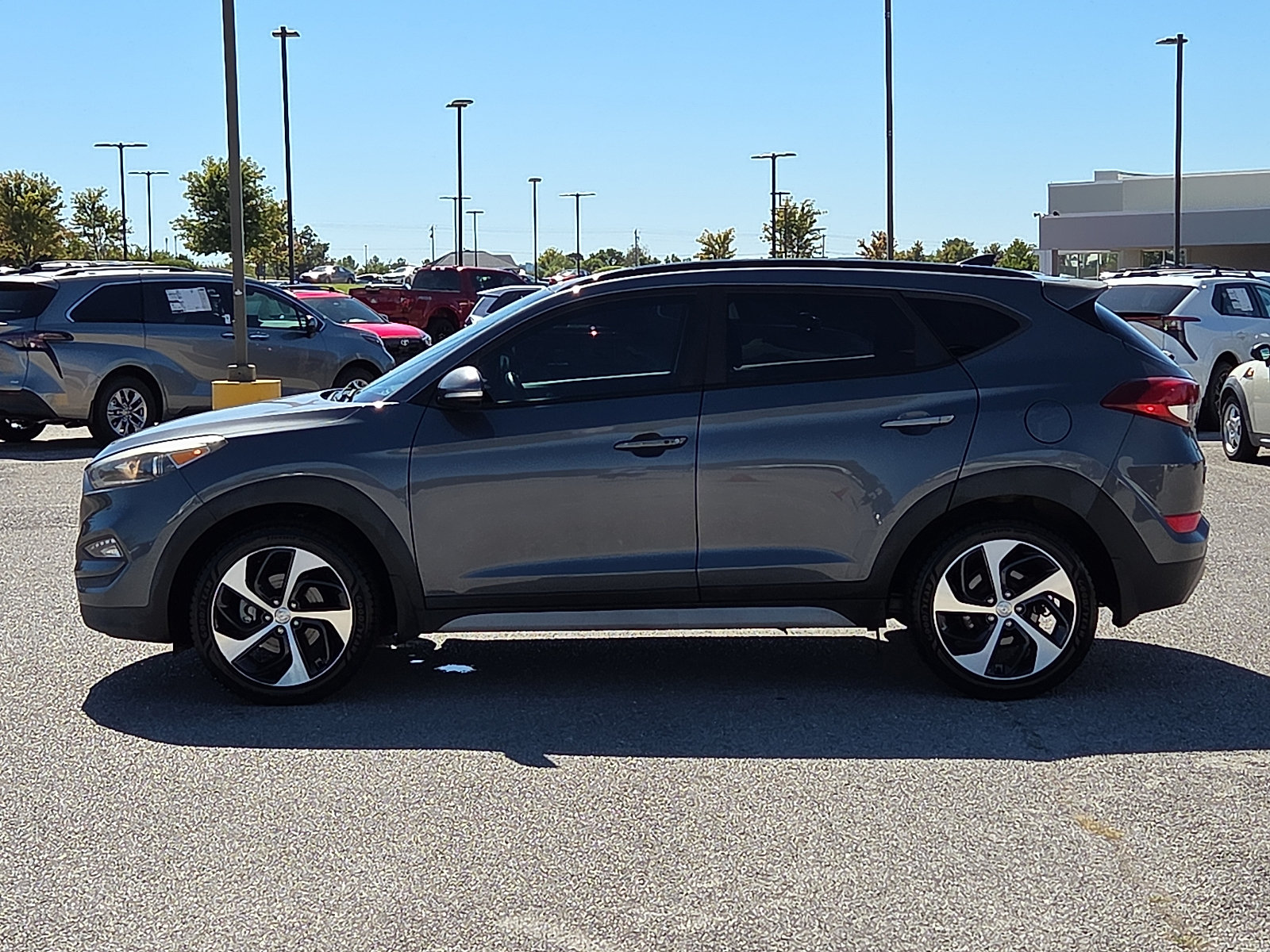 Used 2018 Hyundai Tucson Value AWD/4WD image 3