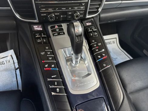 Used 2016 Porsche Panamera image 25