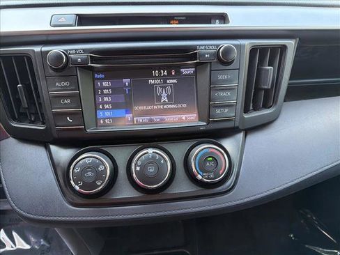 Used 2016 Toyota RAV4 LE FWD image 18