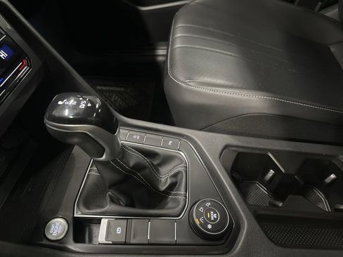 Certified 2022 Volkswagen Tiguan SE R-Line image 7