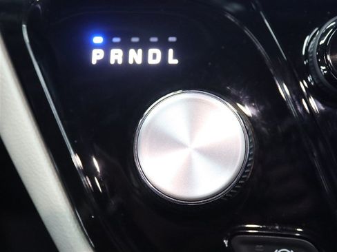 Used 2022 Chrysler Pacifica Touring-L FWD image 31