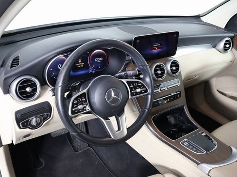 Used 2022 Mercedes-Benz GLC 300 image 7