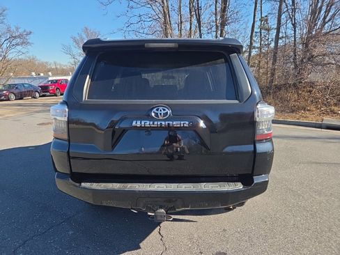 Used 2016 Toyota 4Runner SR5 image 4