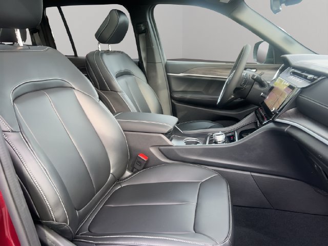 New 2026 Jeep Grand Cherokee Limited w/ Limited Altitude Package AWD/4WD image 22