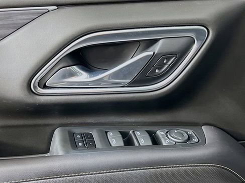 Used 2021 GMC Yukon SLT w/ SLT Luxury Package image 9