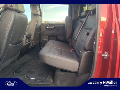 Used 2024 GMC Sierra 2500 SLT w/ SLT Premium Package image 17