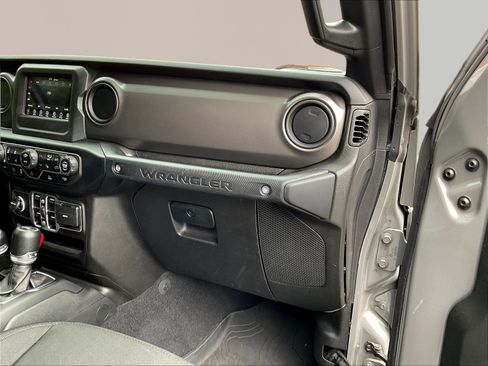 Used 2023 Jeep Wrangler Unlimited w/ Cold Weather Group AWD/4WD image 26