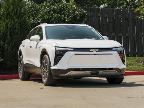 Used 2024 Chevrolet Blazer EV LT AWD/4WD image 1