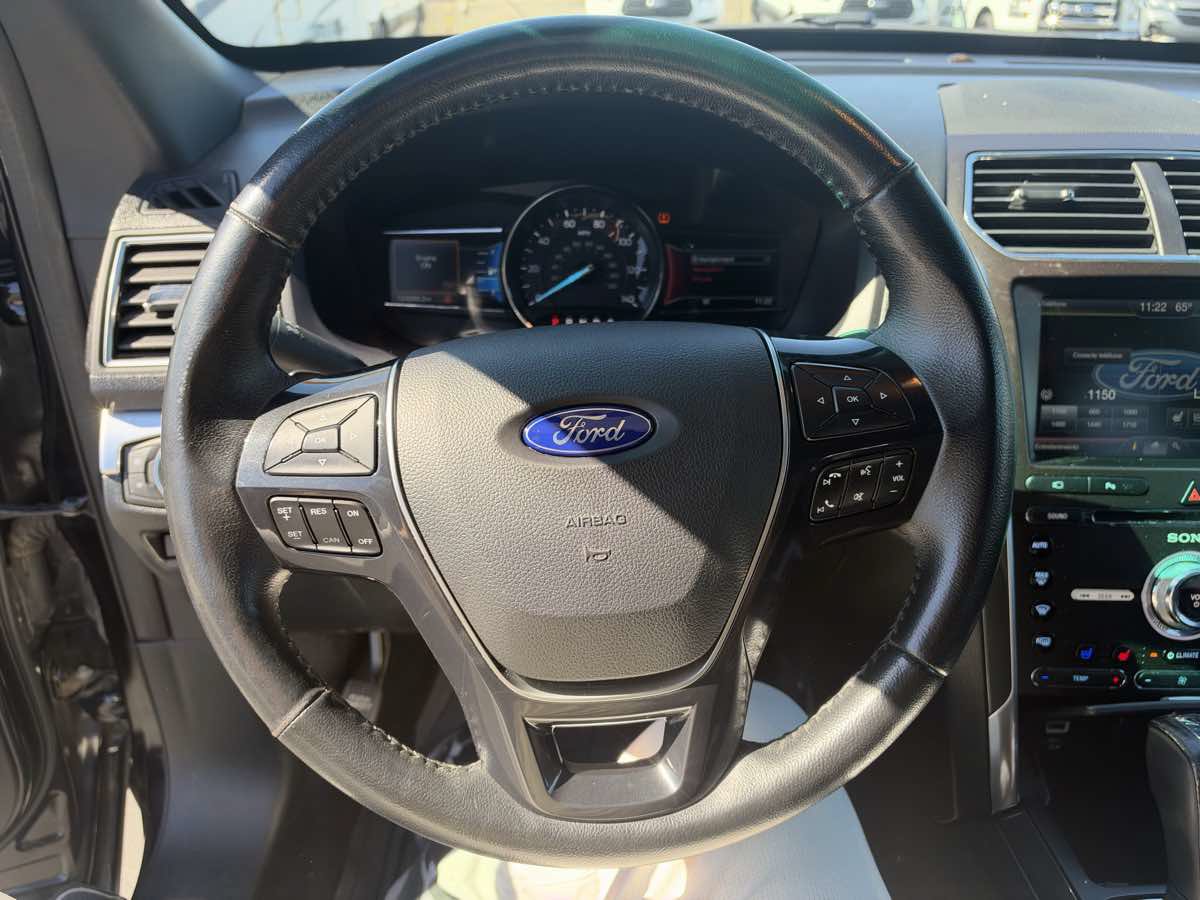 Used 2016 Ford Explorer Limited FWD image 11
