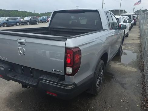 Used 2020 Honda Ridgeline Sport image 3