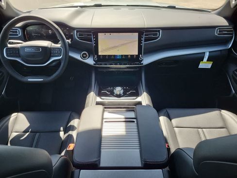 New 2026 Jeep Grand Wagoneer Limited AWD/4WD image 18