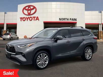Used 2022 Toyota Highlander Platinum