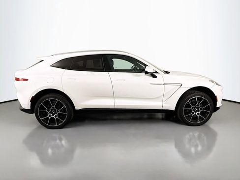 Used 2021 Aston Martin DBX image 8
