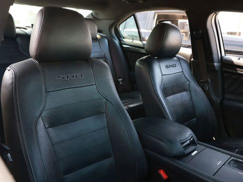 Used 2015 Ford Taurus SHO image 19