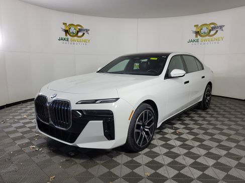 Certified 2025 BMW 740i xDrive image 3