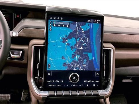 Used 2025 GMC Yukon XL Denali Ultimate w/ LPO, Floor Liner Package AWD/4WD image 31