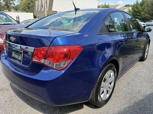 Used 2013 Chevrolet Cruze LS FWD image 4