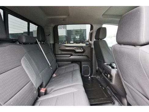 Used 2024 Chevrolet Silverado 1500 LT Trail Boss w/ Convenience Package II AWD/4WD image 9
