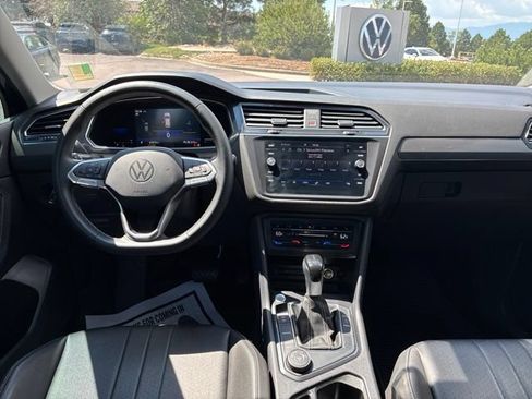 Used 2023 Volkswagen Tiguan SE w/ Panoramic Sunroof Package AWD/4WD image 17