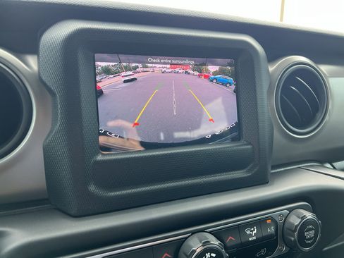 Used 2021 Jeep Wrangler Willys image 41